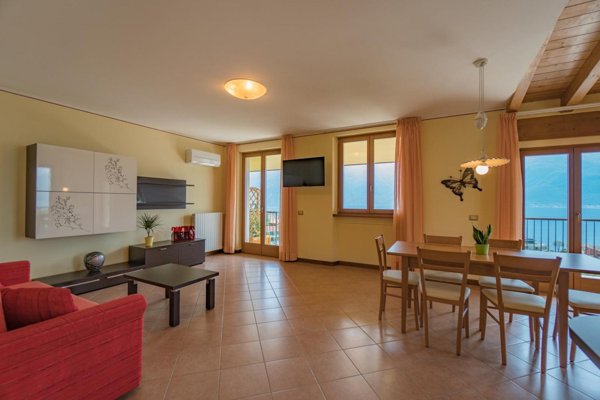 Apartments "Villa Imelda" リモーネ・スル・ガルダ エクステリア 写真