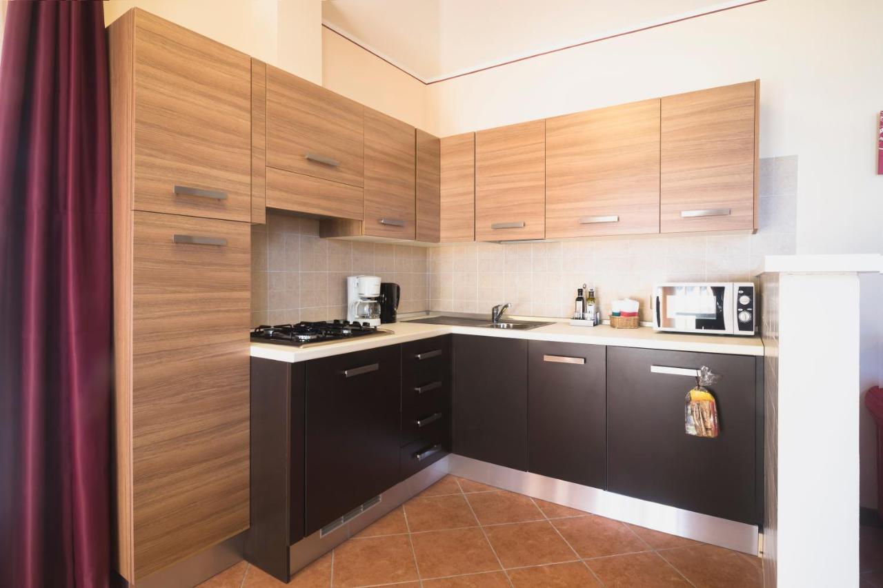 Apartments "Villa Imelda" リモーネ・スル・ガルダ エクステリア 写真